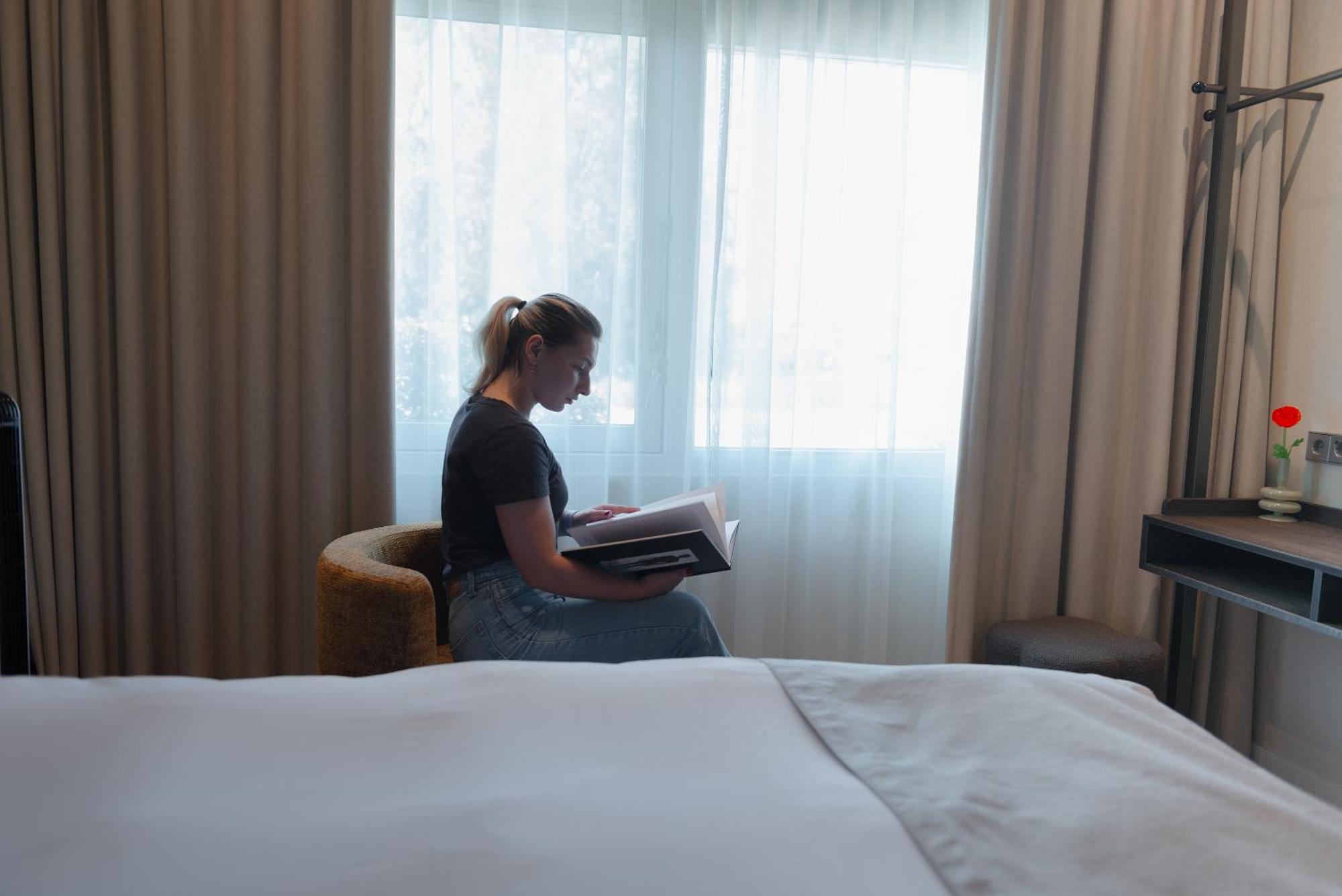 Boutique Hotel Herbergh Amsterdam Airport Free Parking Badhoevedorp Exterior foto