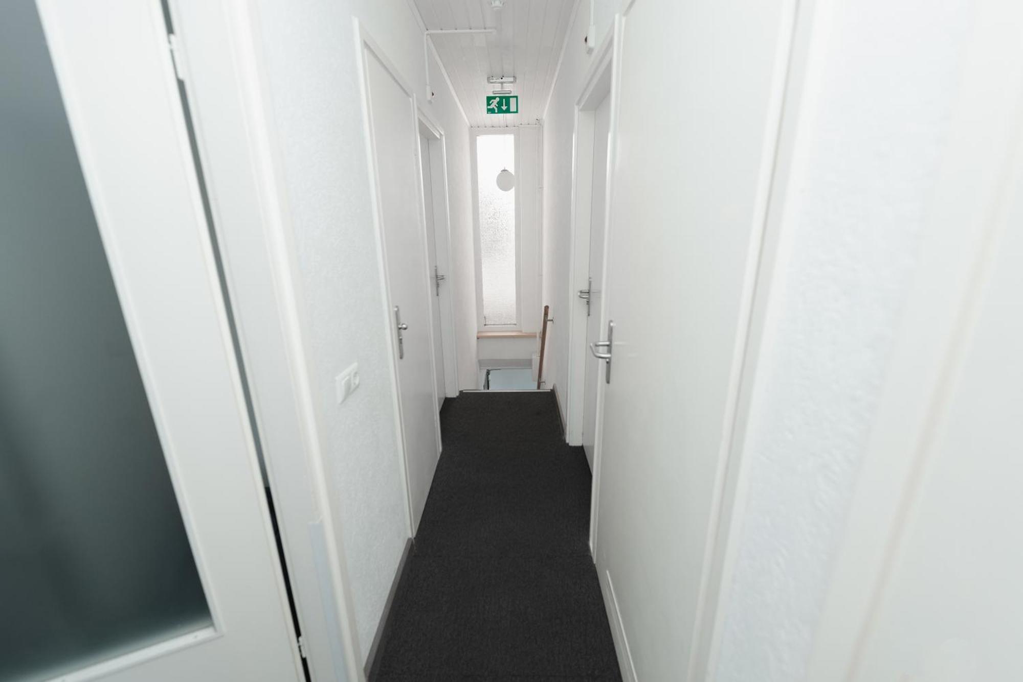 Boutique Hotel Herbergh Amsterdam Airport Free Parking Badhoevedorp Exterior foto